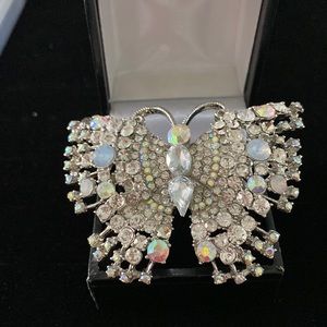 Vintage butterfly elasticated ring. R2